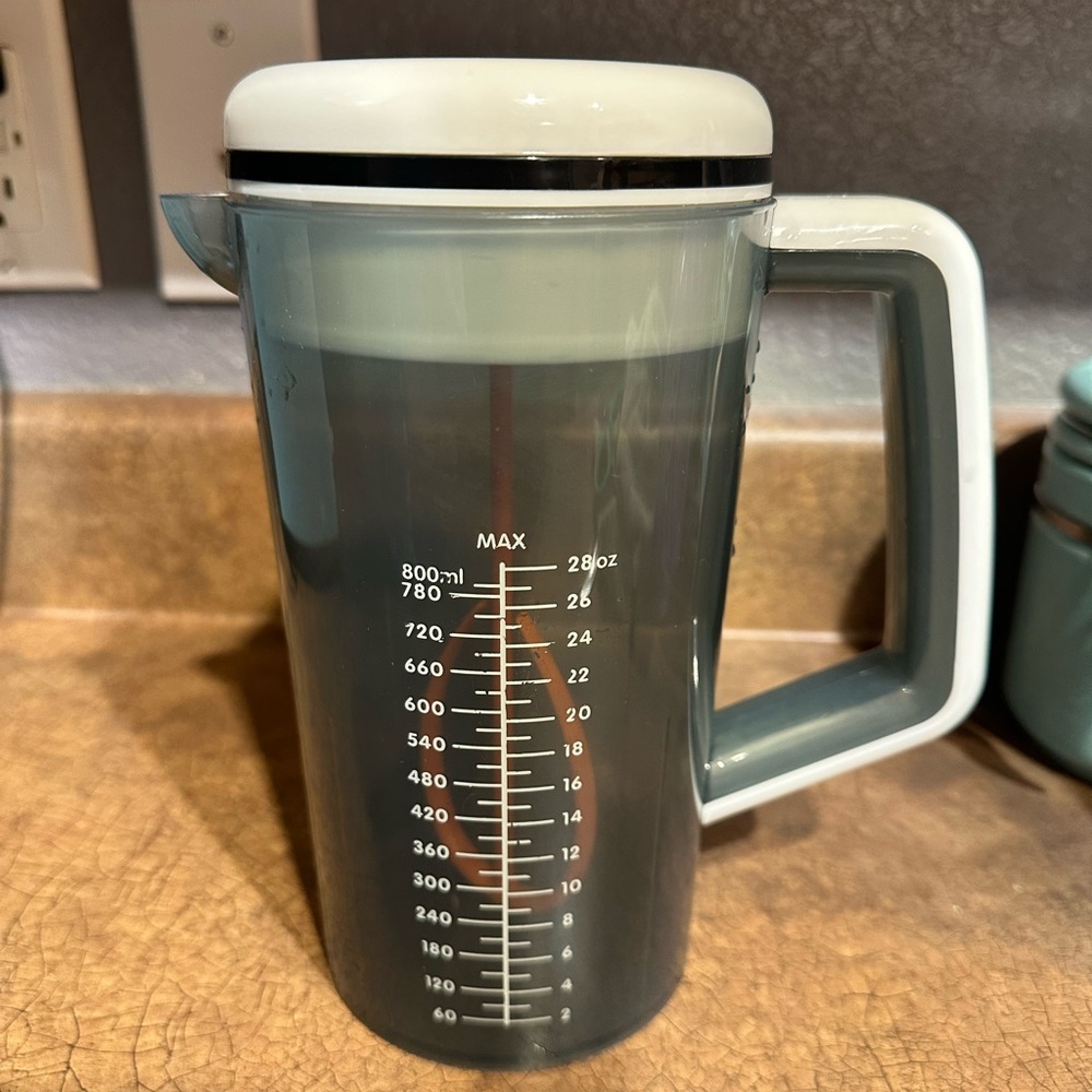 Baby Breeza motorized formula mixer pitcher.